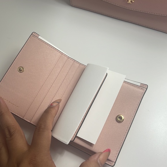 Tory Burch Emerson Flap Adjustable Shoulder bag - Picture 3 of 6